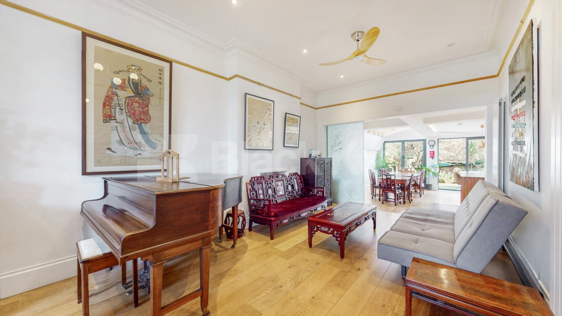 Impressive Six Bedroom House with Four Bathrooms Dalgarno Gardens, North Kensington 